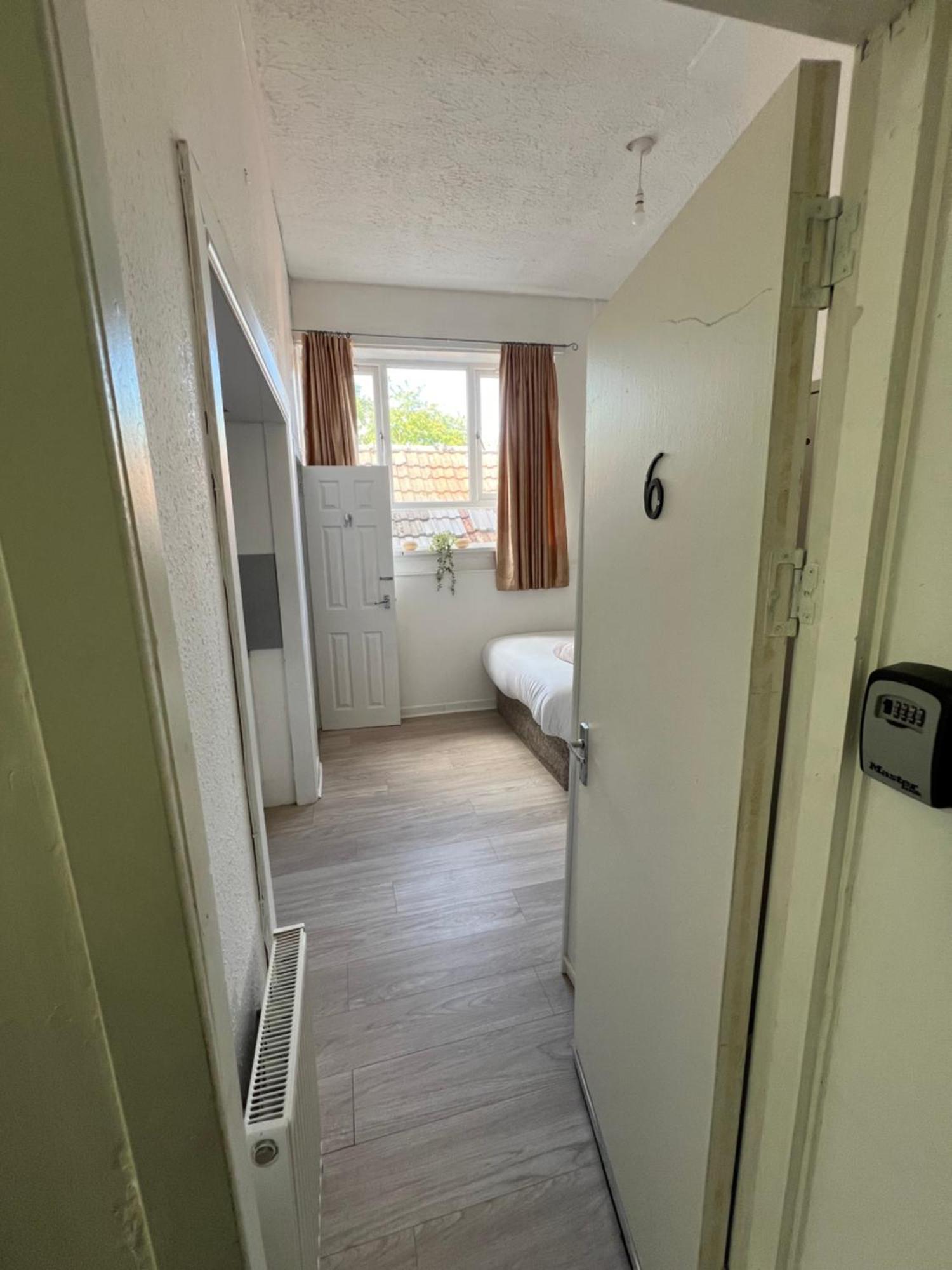 Great Western Road Studio With En Suite Glasgow Exterior photo