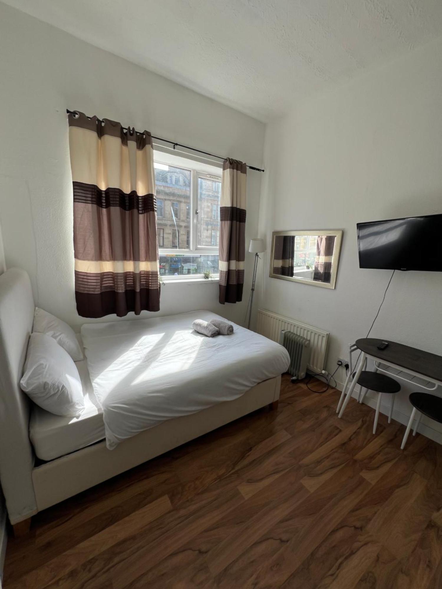 Great Western Road Studio With En Suite Glasgow Exterior photo