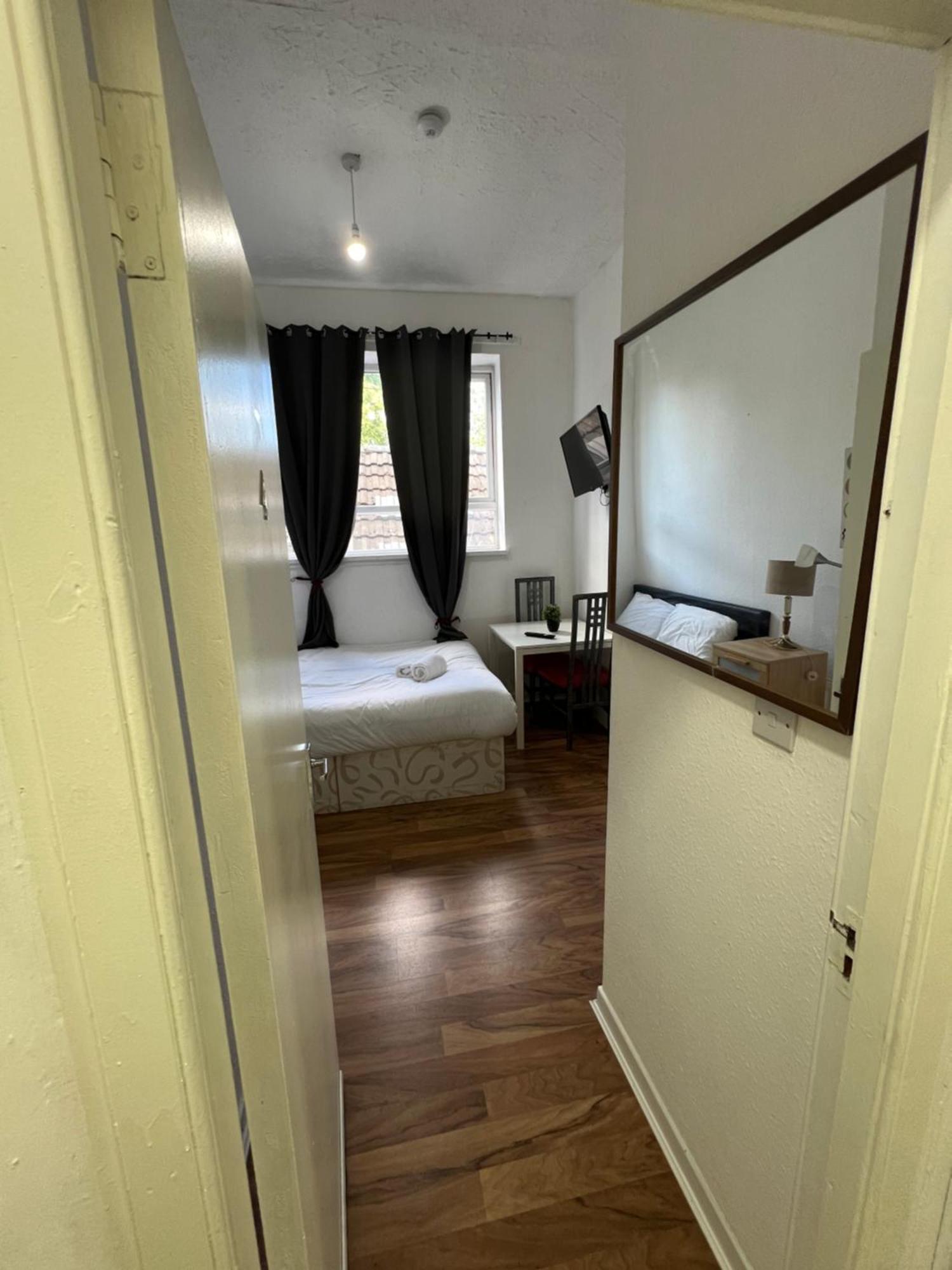 Great Western Road Studio With En Suite Glasgow Exterior photo